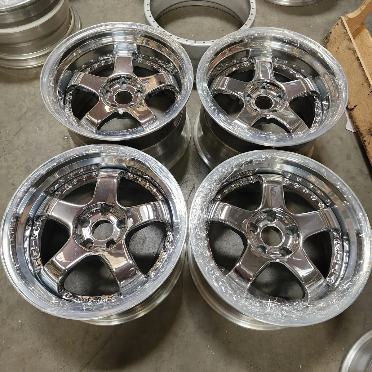 18-Inch GMR Maven Chrome Alloy Wheel – 5x114.3 Bolt Pattern