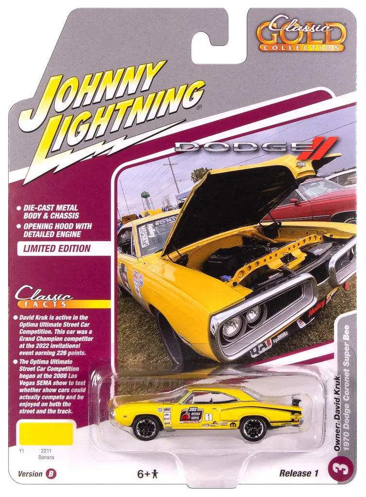 1970 Dodge Super Bee Yellow Johnny Lightning Classic Gold 1:64 Scale 1