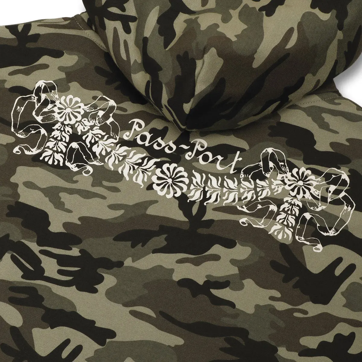 Passport Kollaasi Zip Hoodie - Woodland Camo 1