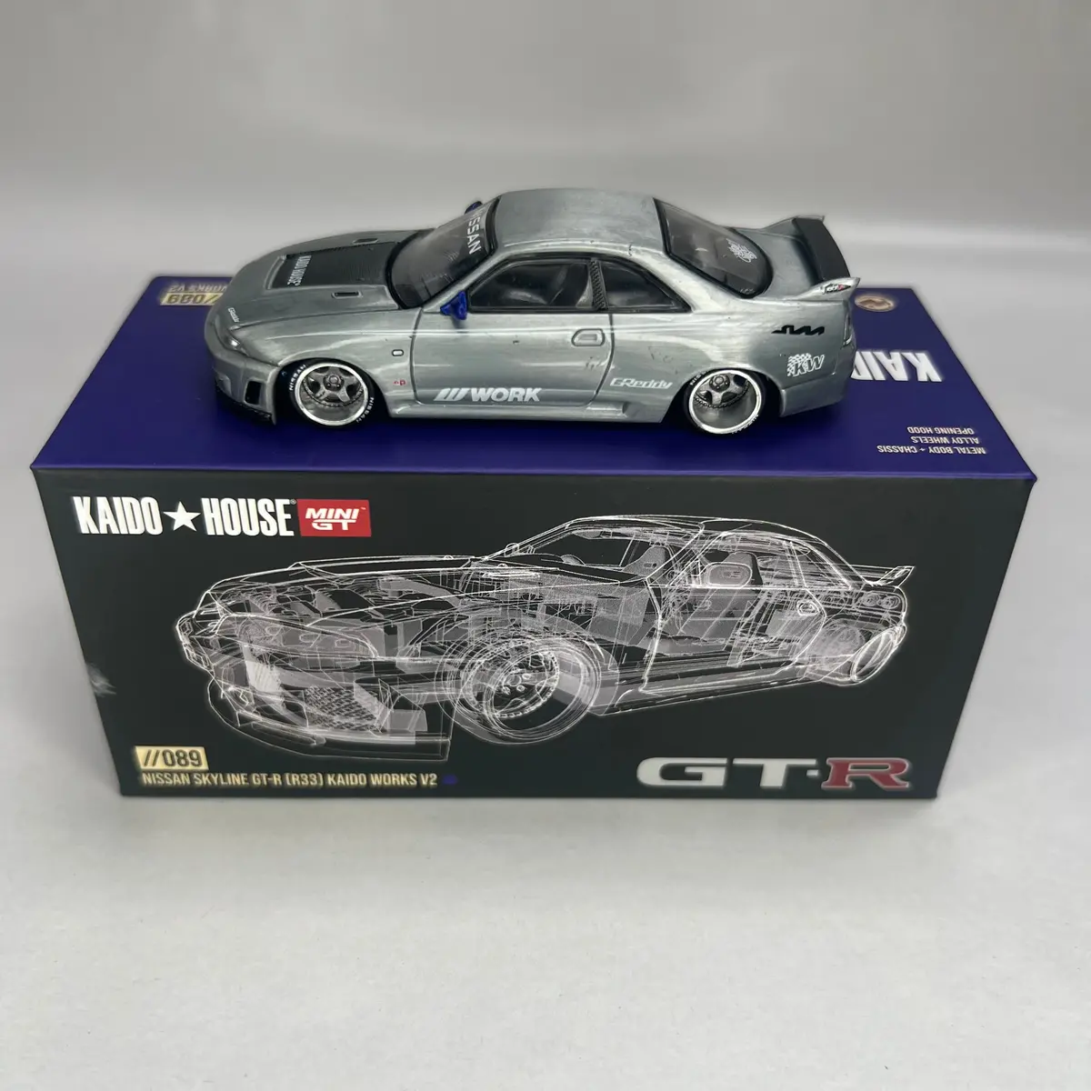 Chase Kaido House X Mini Gt 1:64 #089 Nissan Skyline Gt-R (R33) Kaido Works V2 1