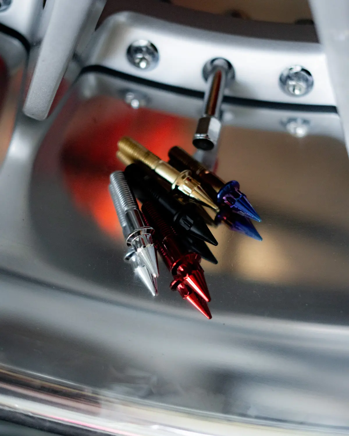 Spiked M7 × 32 mm Wheel Mounting Bolt