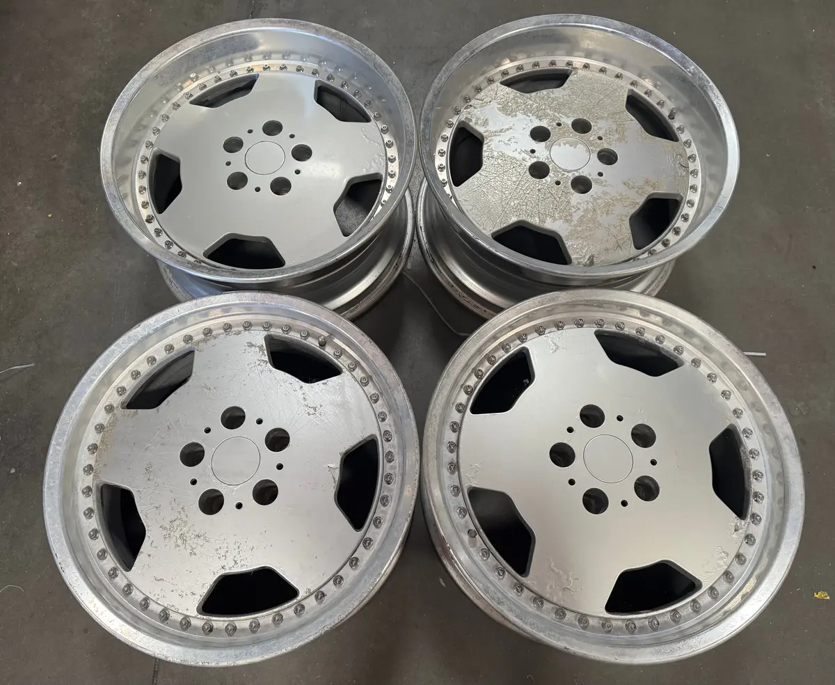 17-Inch Superstar Alloy Wheel with 5x114.3 Bolt Pattern