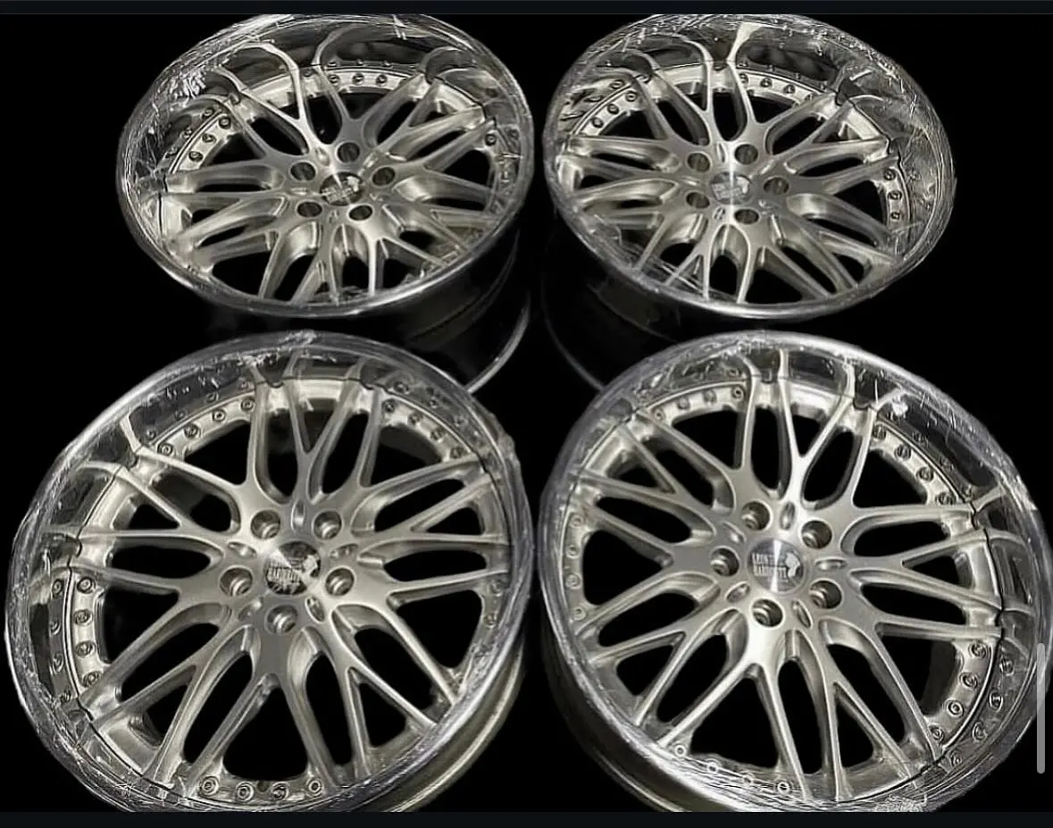 19-Inch Leon Hardiritt Bugel Brush Alloy Wheel with 5x114.3mm Bolt Pattern