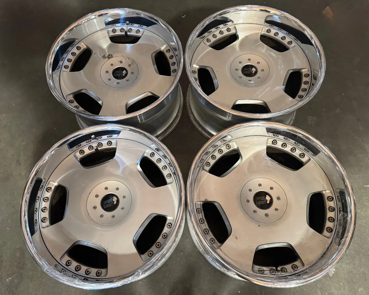 19-inch Leon Hardiritt Ritter Alloy Wheels with 5x114.3 Bolt Pattern