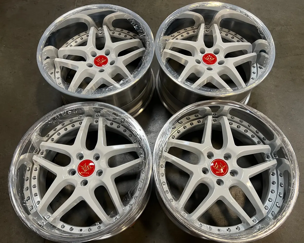 19-Inch GMR Evoke Alloy Wheel – 5x114.3 Bolt Pattern, Gloss White Finish