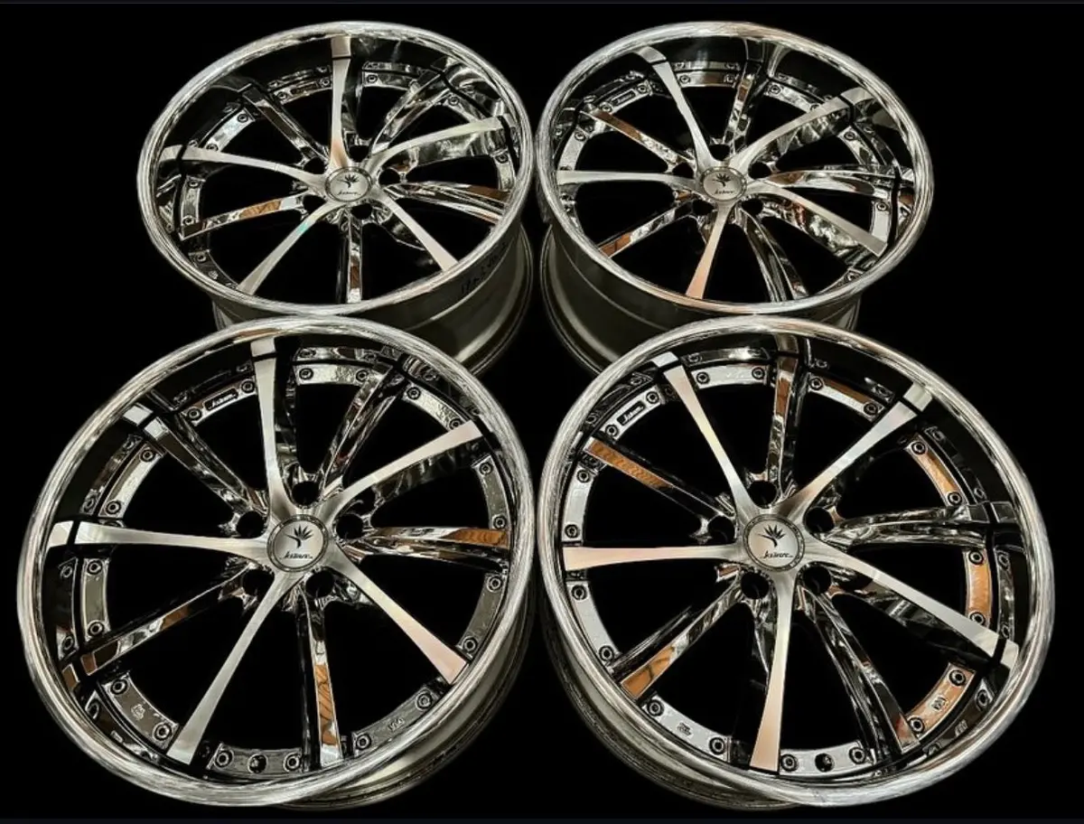 19-inch Weds Vishnu alloy wheels with a 5x114.3 mm bolt pattern