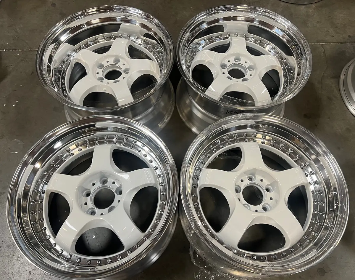 18-Inch GMR Bishop Step Wheel with 5x114.3 Bolt Pattern in Gloss White