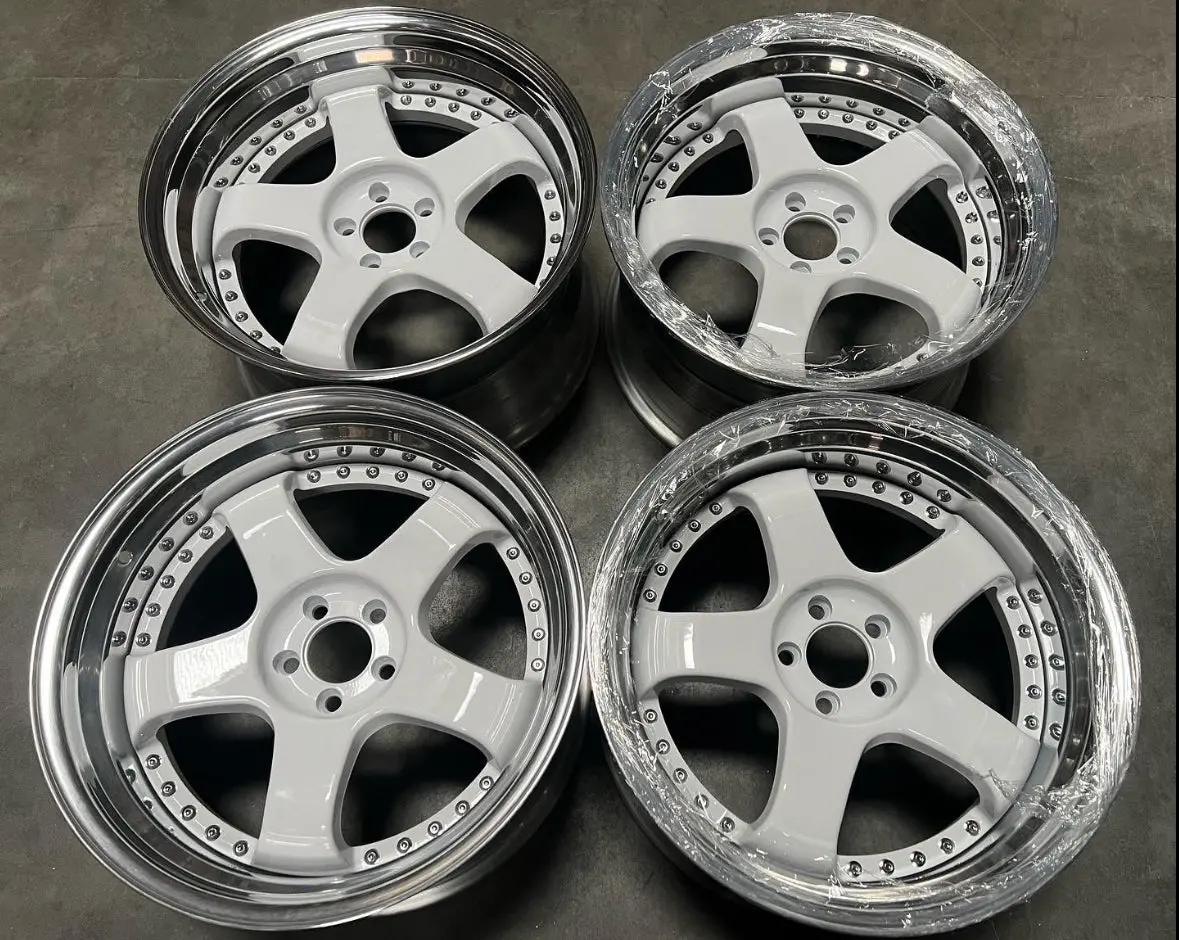 Stylish 18-inch GMR Maven alloy wheels with a 5x114.3 mm bolt pattern—designed for non-staggered fitment and offered at a special price.