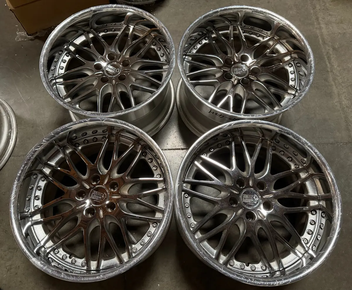 18" Leon alloy wheels with 5x114.3 bolt pattern
