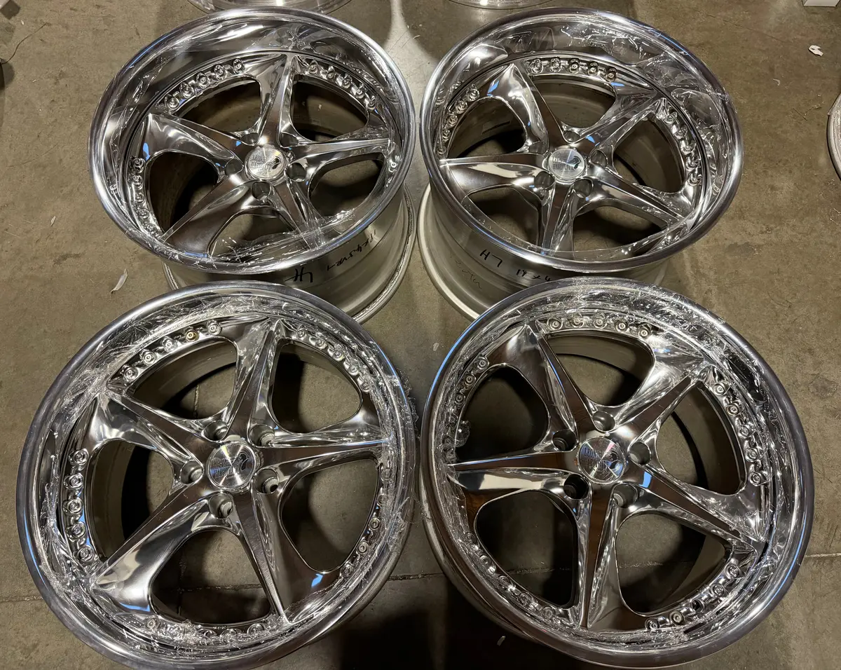 19-inch Leon Hardiritt Vertu Alloy Wheels – 5x114.3 Bolt Pattern, High-Gloss Polish Finish