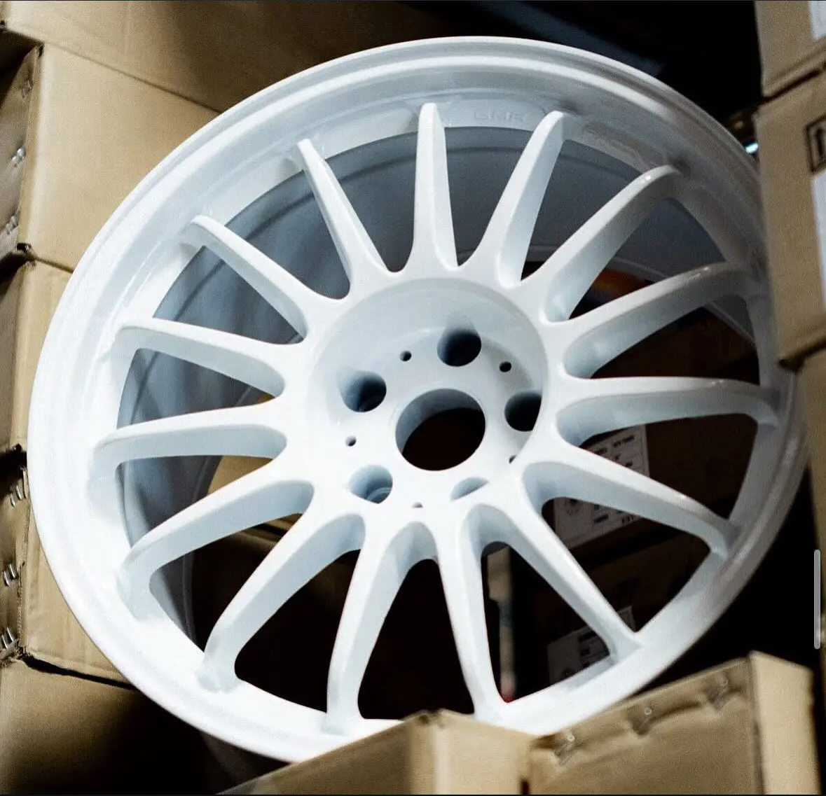 18-Inch GMR X5 Alloy Wheel Set – Silver and White Finish