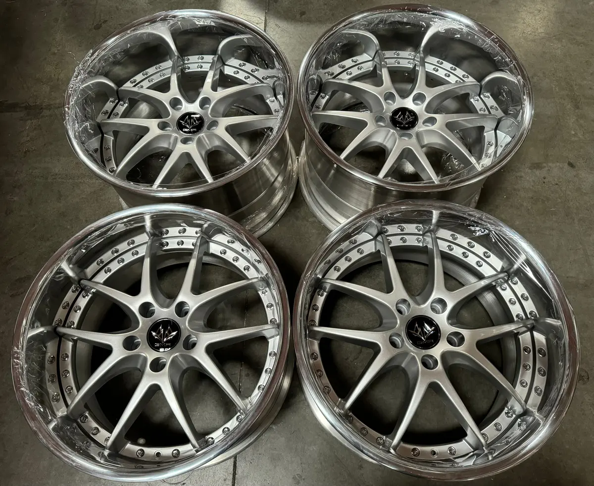 18-Inch GMR Versus Alloy Wheels in Silver – 5x114.3 Bolt Pattern