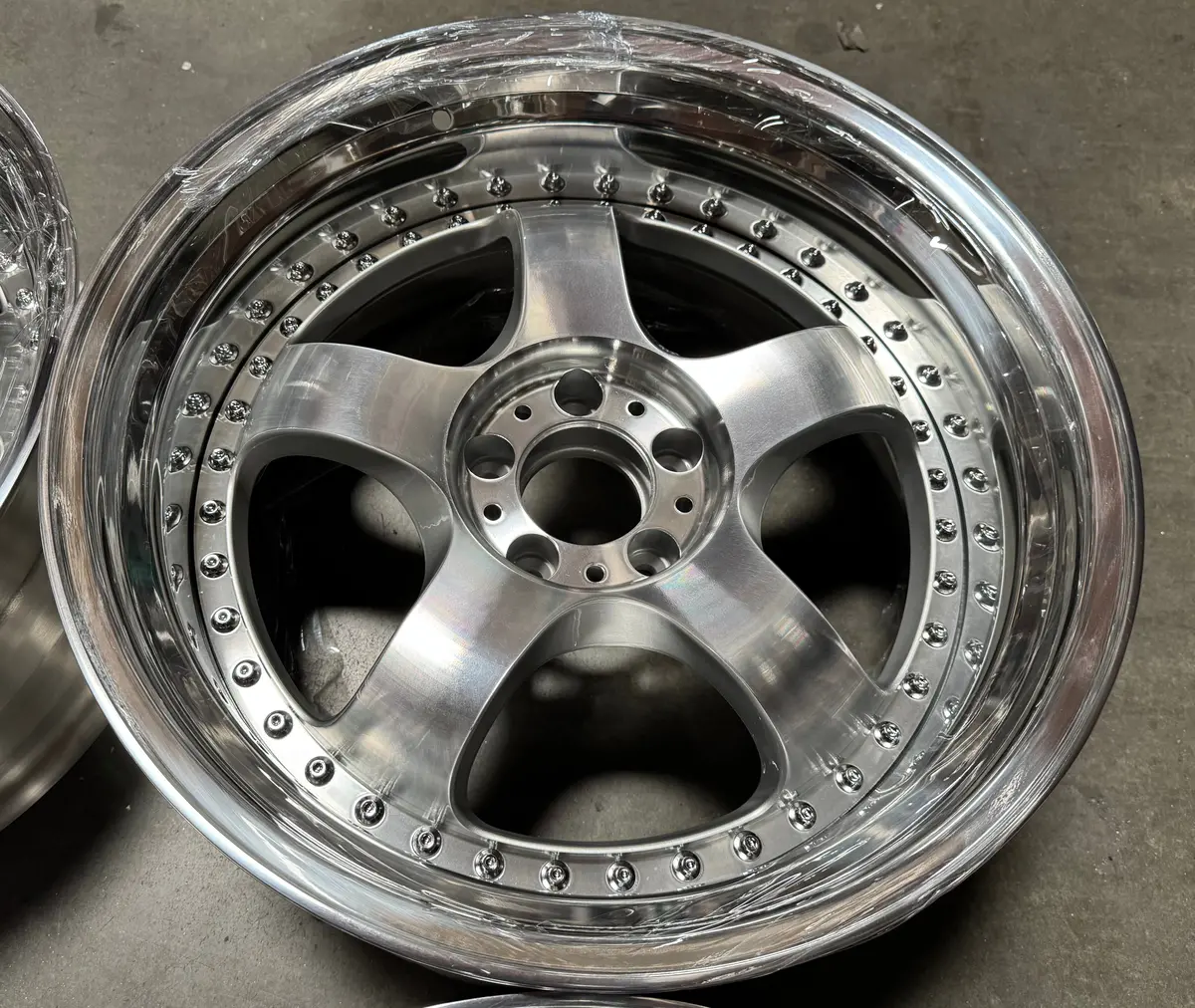 19” Gmr Bishop 5X114.3 Diamond Cut Top Mount 2