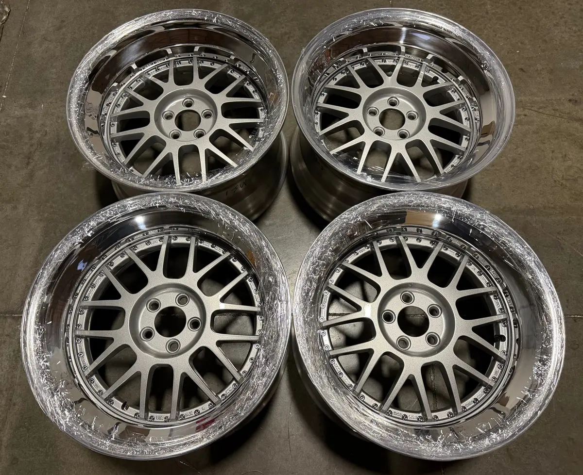 18-inch SSR MS1 double-step alloy wheel with 5x100 bolt pattern