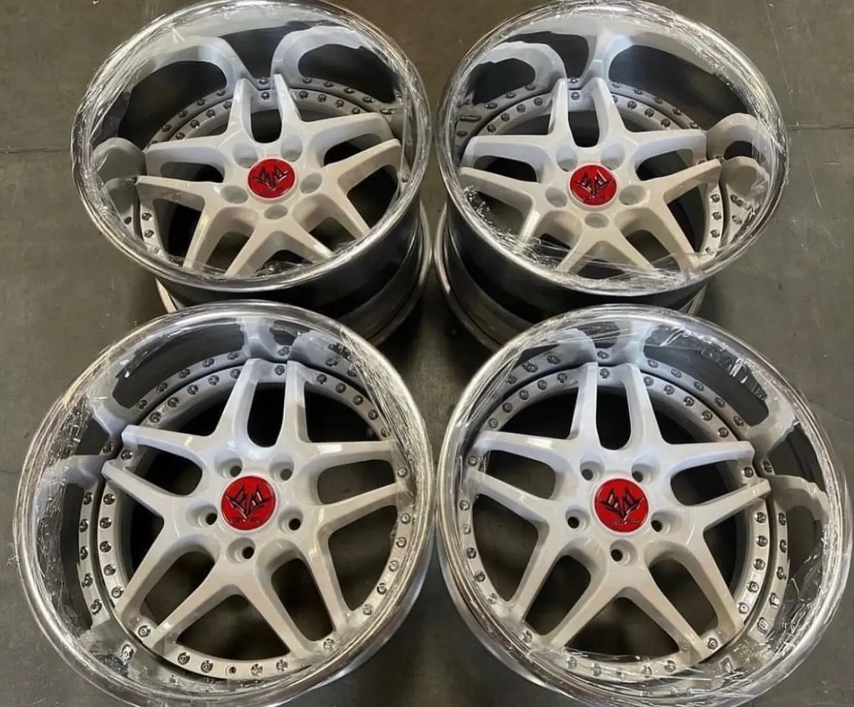 GMR Evoke 18" Reverse Offset White Alloy Wheels – Staggered Fitment for 5x114.3 Bolt Pattern