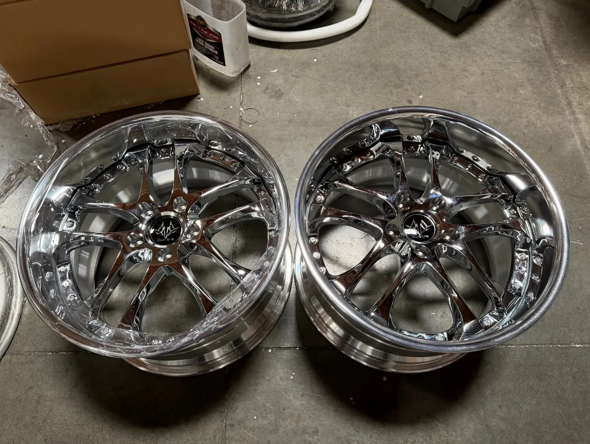 18-Inch GMR Caesar Alloy Wheels – 5x114.3 Bolt Pattern, Early Model, Sold as a Pair