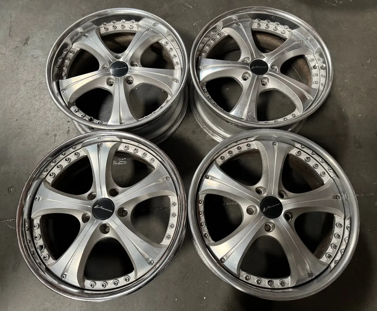 18-Inch SSR Vienna Courage Alloy Wheels – 5x114.3 Bolt Pattern with Deep Concave Design