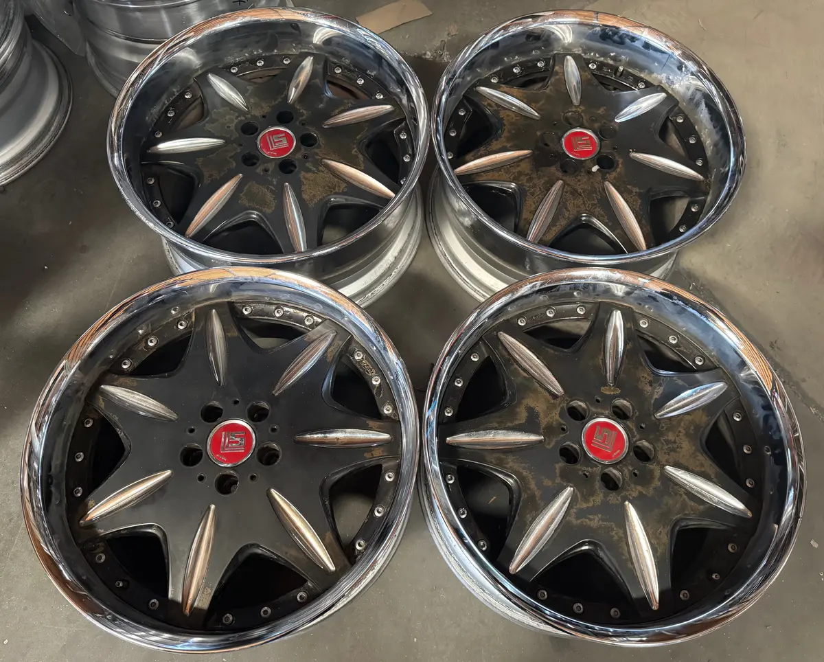 20-Inch LS207 Alloy Wheel with 5x114.3 Bolt Pattern