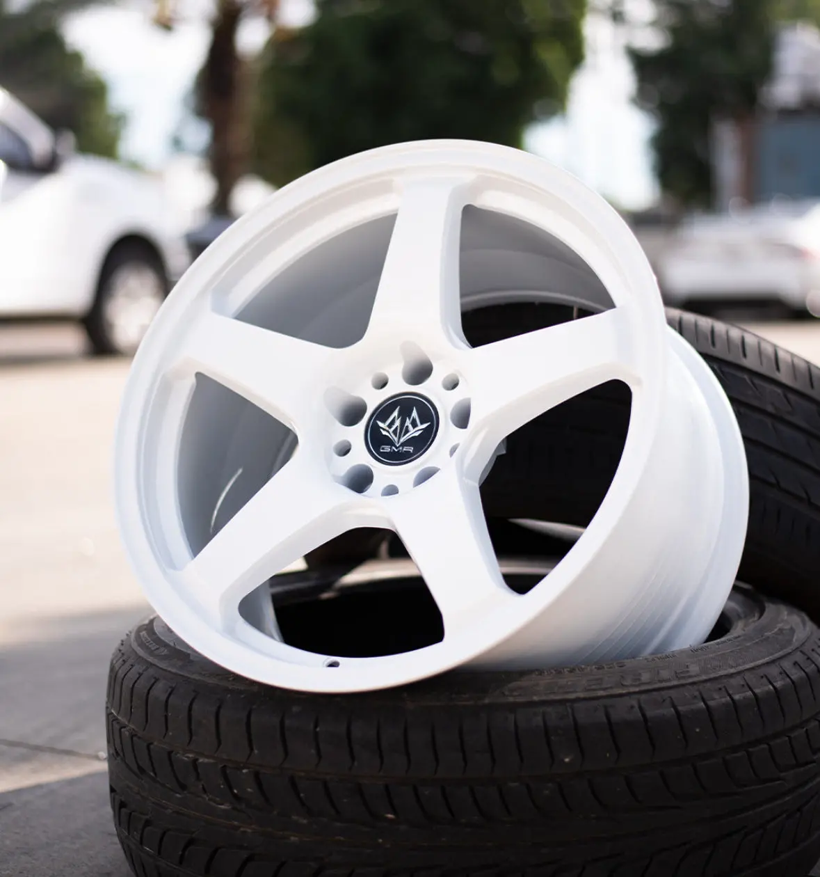 GMR 04R 18" x 9.5J Alloy Wheels — +22mm Offset, 5x114.3 Bolt Pattern — Sold as Pair