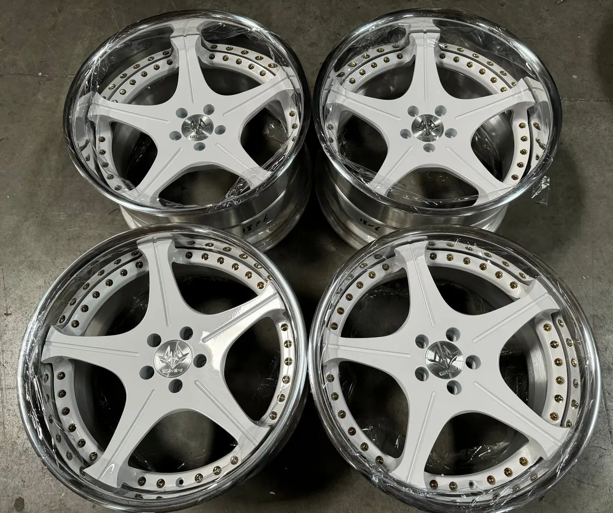 18-Inch GMR Monarch Alloy Wheel — 5x100 Bolt Pattern, White Finish
