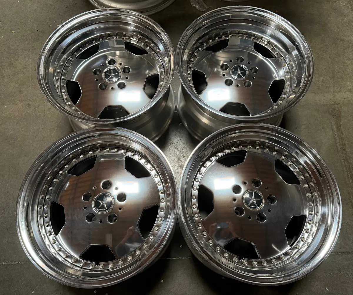 17-Inch Star-Style Alloy Wheel – 5x114.3 Bolt Pattern