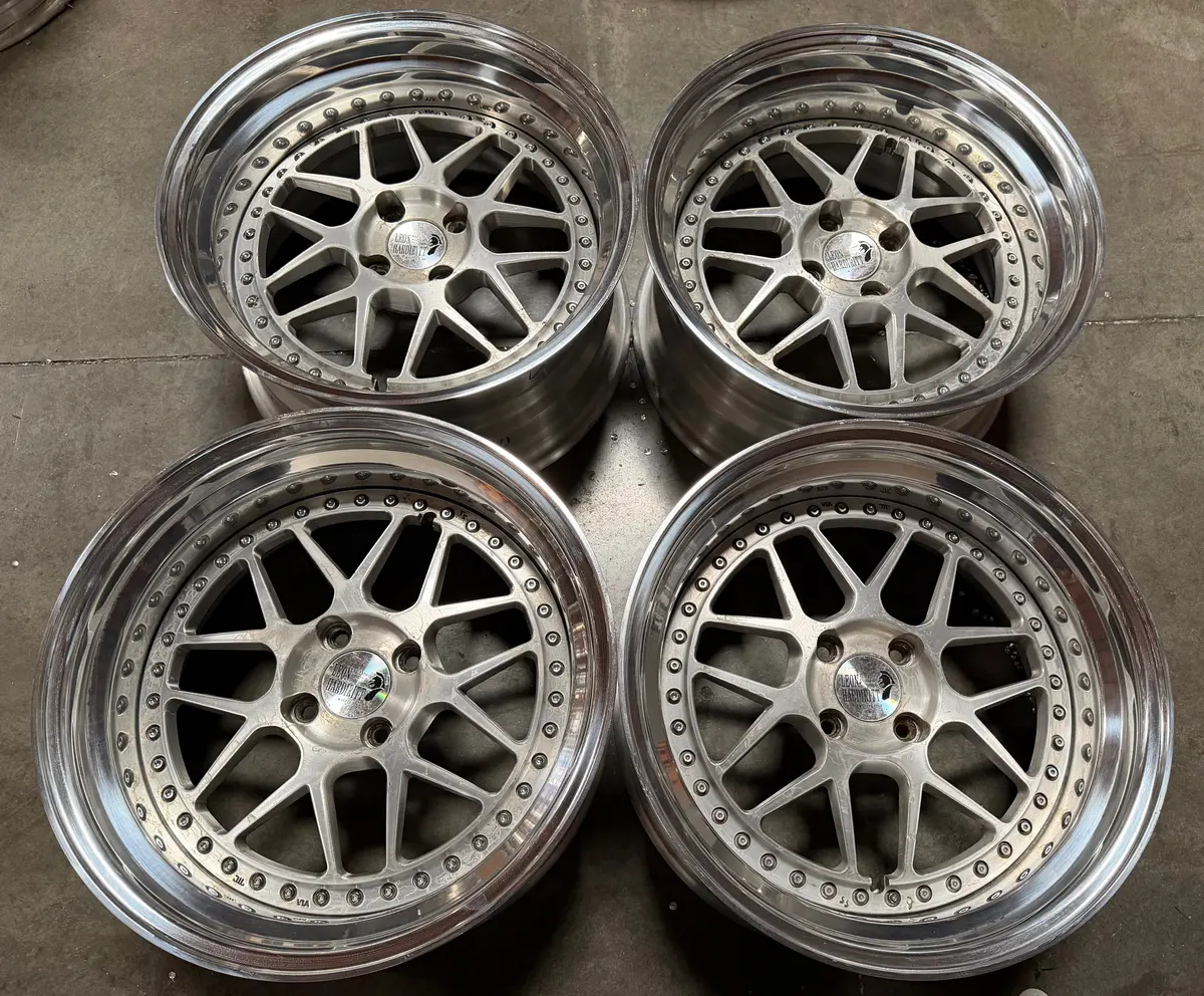 17-Inch Leon Hardiritt Gemut Alloy Wheel with 4x100 Bolt Pattern