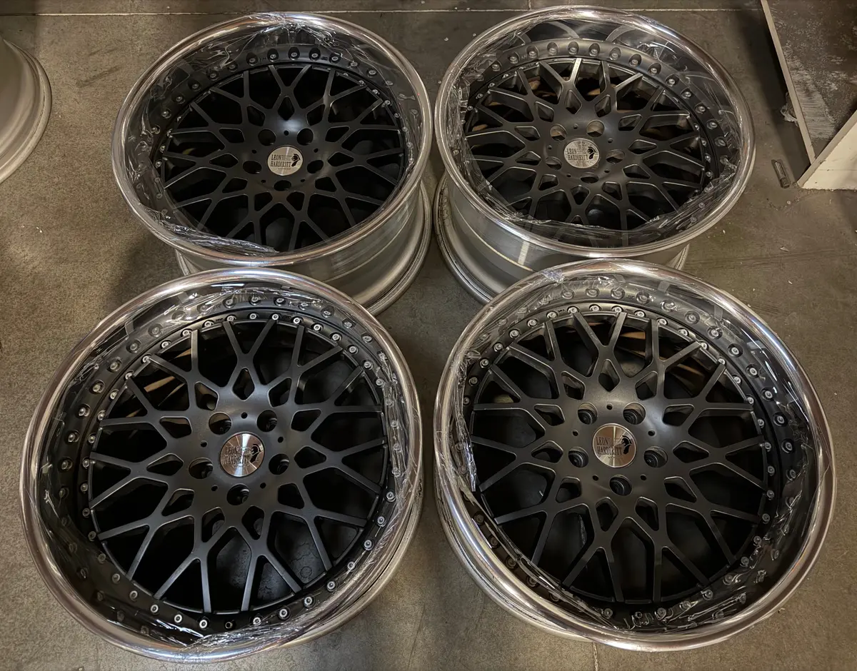 19" Leon Hardiritt Alloy Wheel – 5x114.3 PCD, Stylish Flow-Formed Design