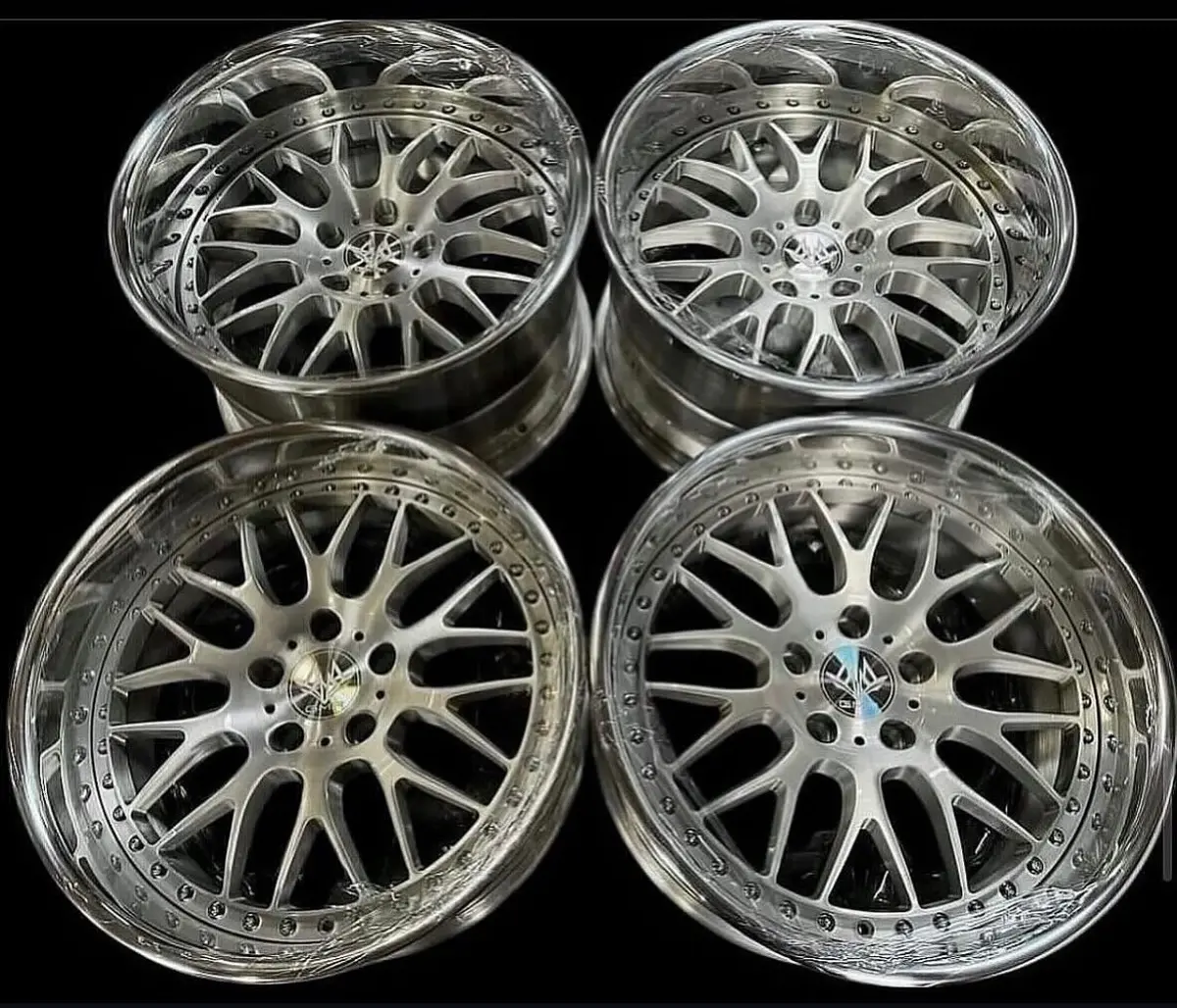 18-inch GMR Grail alloy wheel with 5x114.3 bolt pattern and brushed metal finish