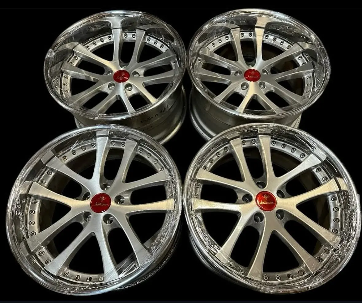 19-inch Weds LZ5 brushed aluminum alloy wheels with 5x114.3 mm bolt pattern and flat face design