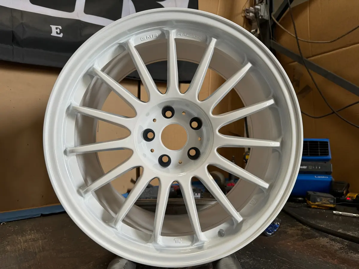 18-Inch GMR X5 Alloy Wheels – 9.5+12 Offset, 5x114.3 Bolt Pattern, Gloss White Finish
