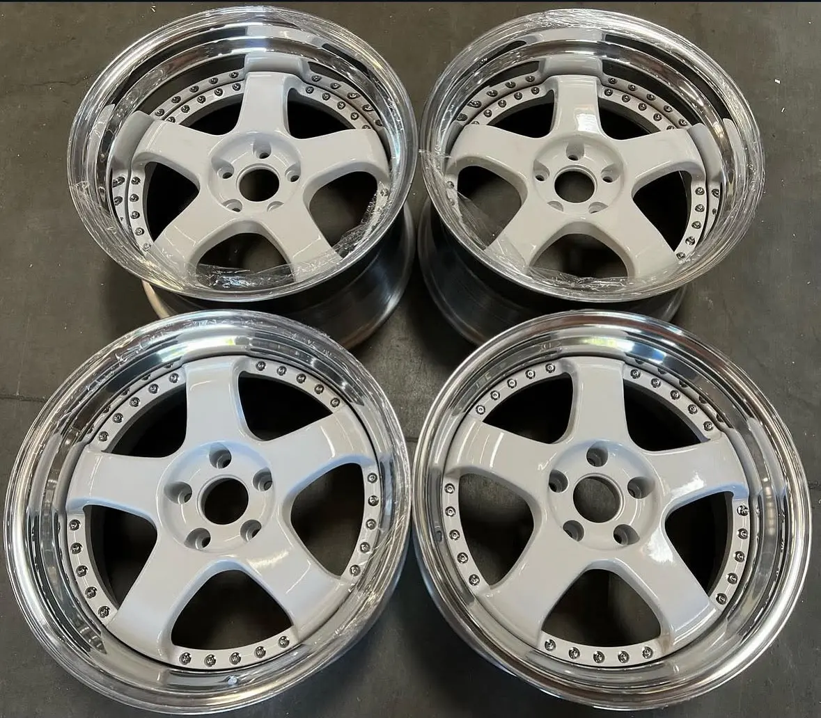 18-Inch GMR Maven White Staggered Alloy Wheels – 5x114.3 Bolt Pattern