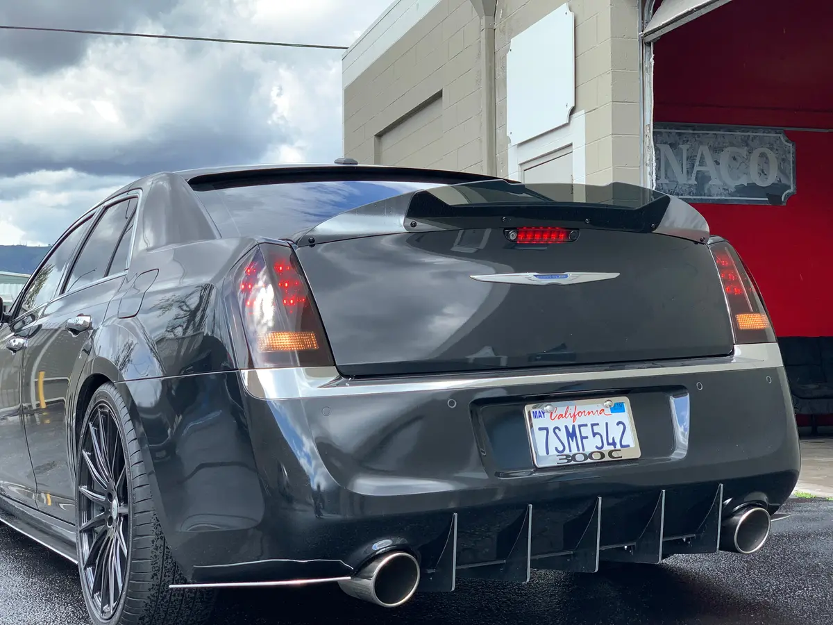 2011 - 2023 Chrysler 300 Srt Wickerbill 1