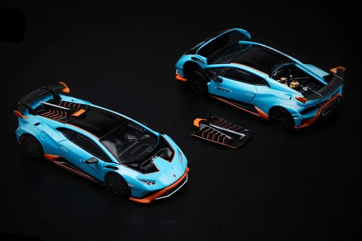(Coming Soon) Pop Race 1/64 Lamborghini Huracán Sto Blu Laufey/Arancio Xanto 1