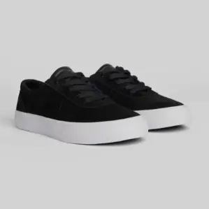 Warsaw Ltd Chapter Low Sneakers – Classic Black and White Design