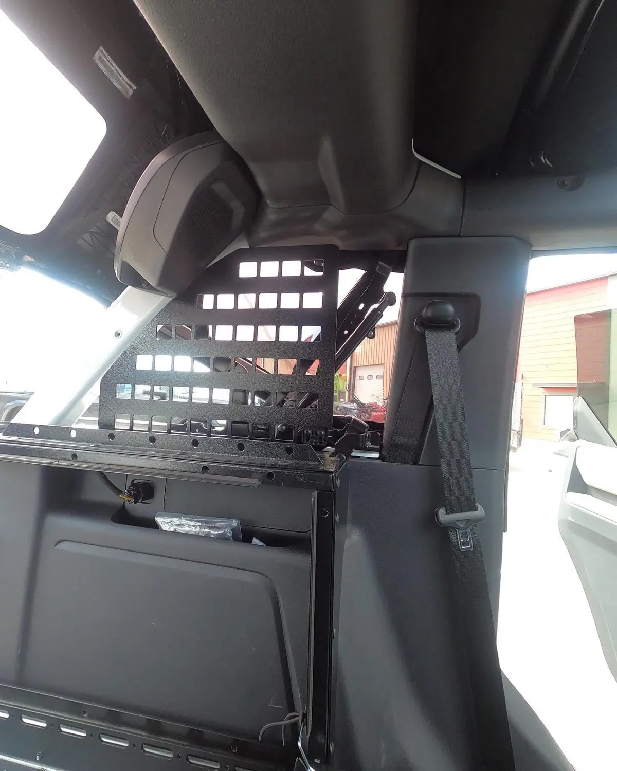 Bronco Roll Bar Molle 1