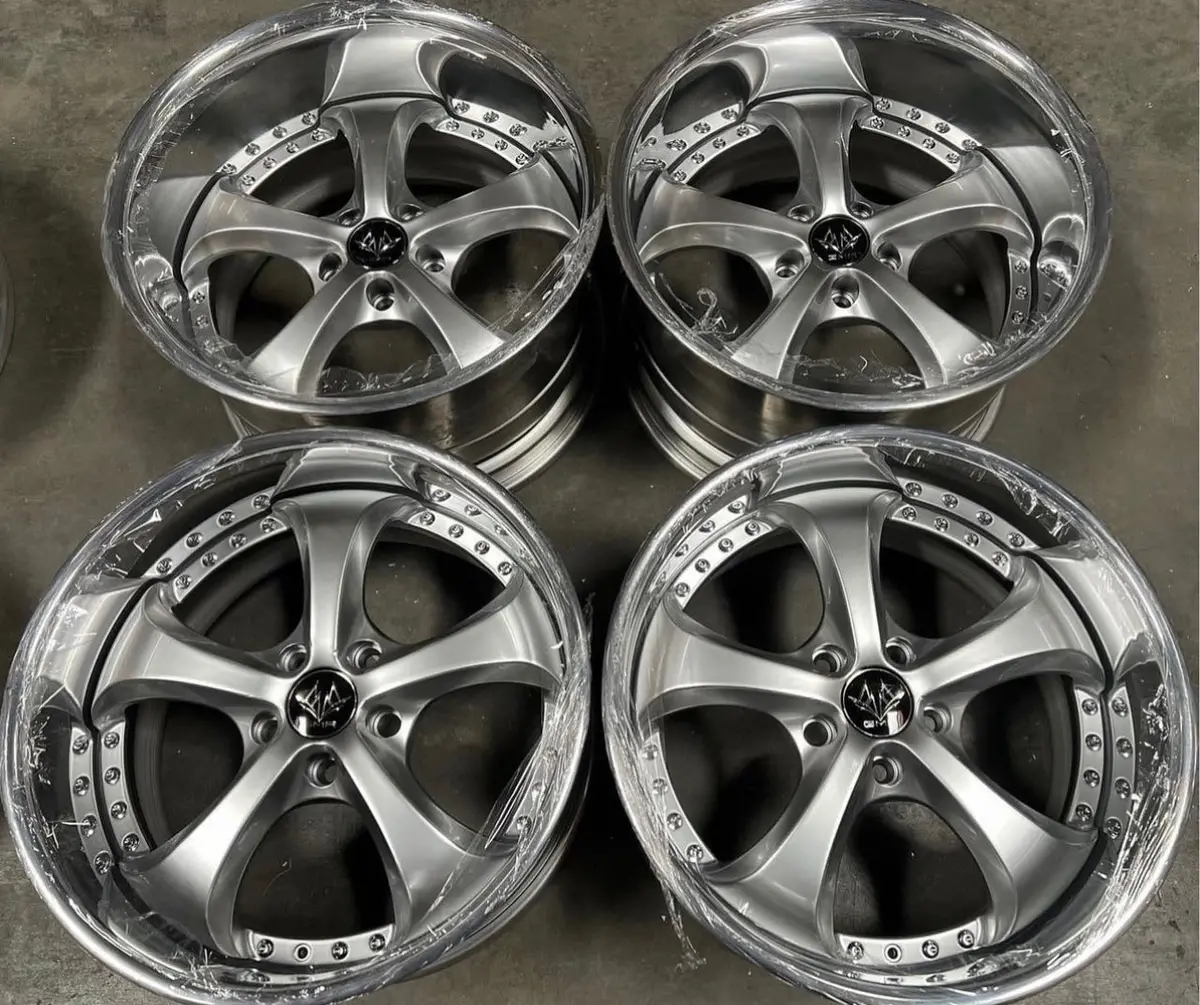 18-Inch GMR Saint Alloy Wheel – 5x114.3 Bolt Pattern, Sleek Silver Finish