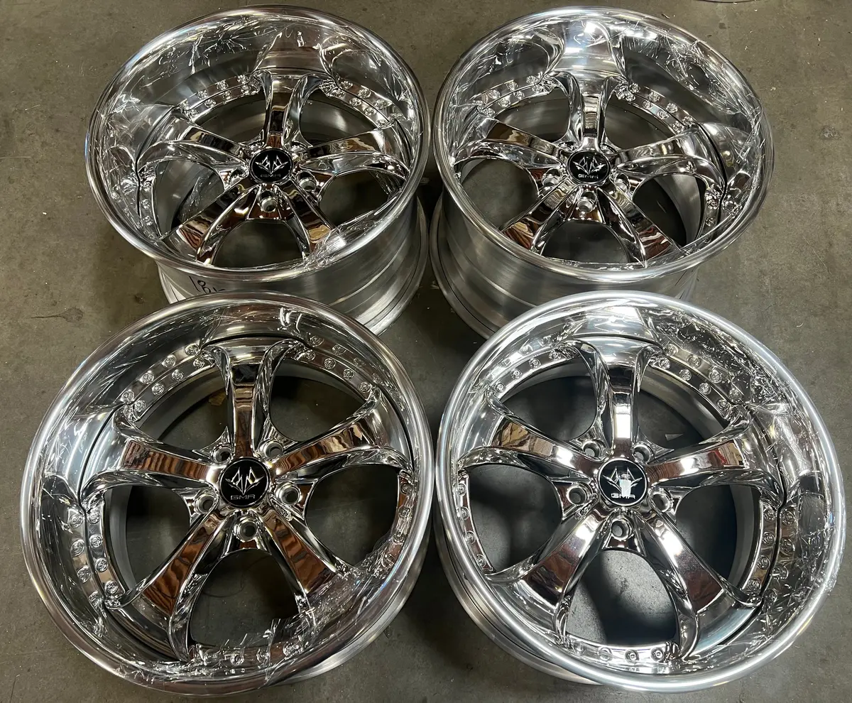 18-Inch GMR Saint Alloy Wheel — 5x114.3 Bolt Pattern with Vacuum Chrome Finish