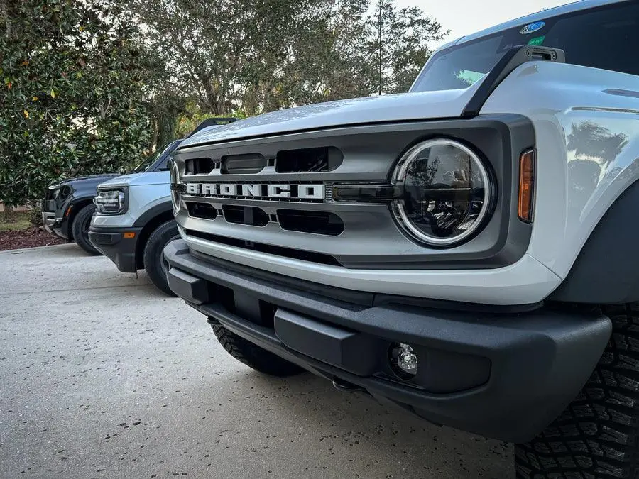 Smoked Signature Style Light Bar Overlays - 2021+ Bronco (Standard Headlights) 1