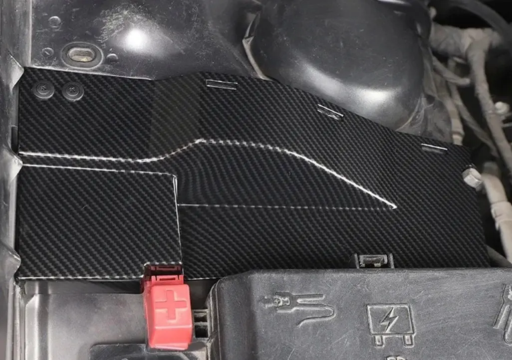 Speedlogix Fuse/Strut Dust Cover (Carbon) 2015-2023 Challenger 1