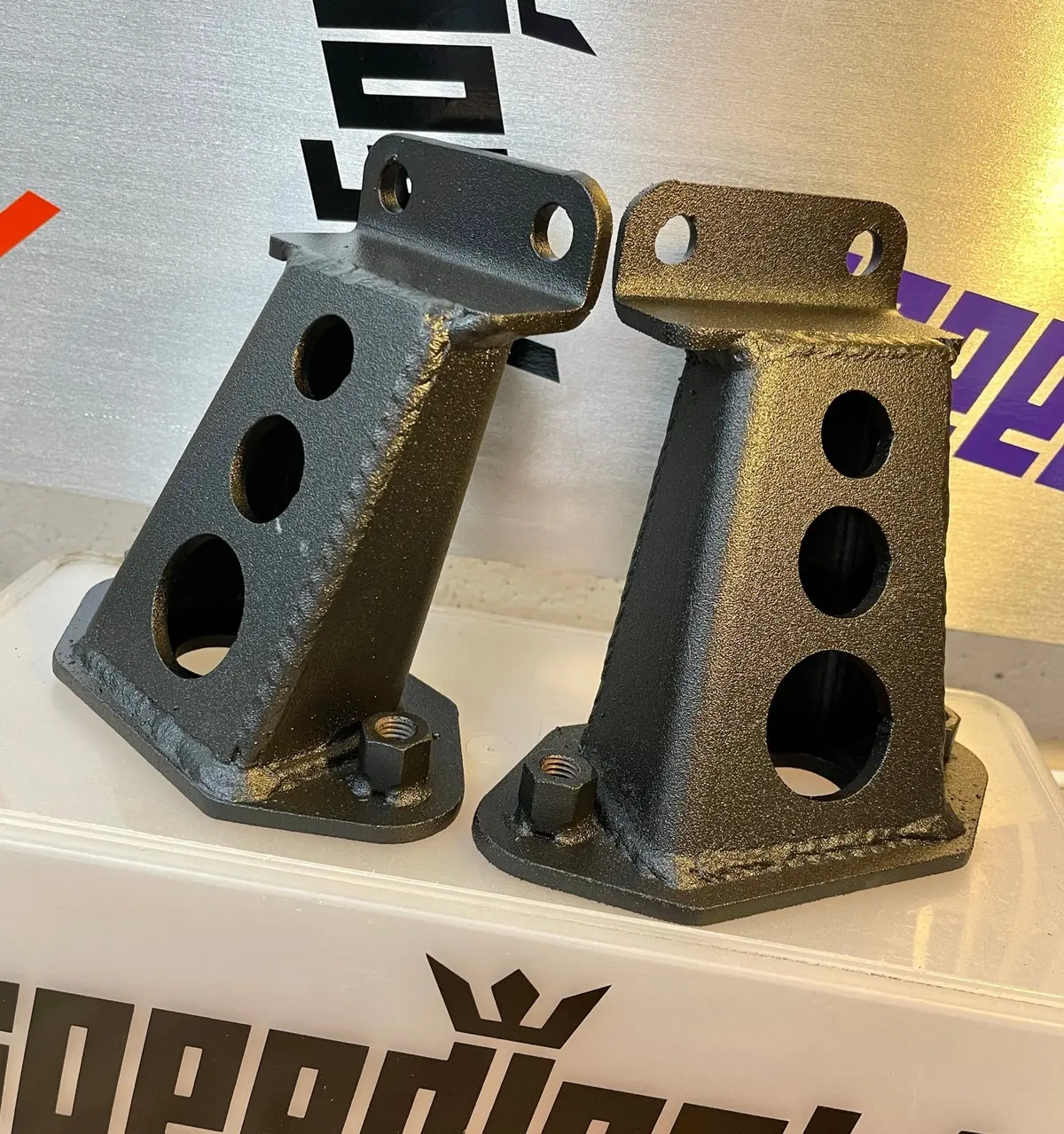 Speedlogix Solid Motor Mounts 2005-2010 Challenger/Charger 5.7L, 6.1L 1