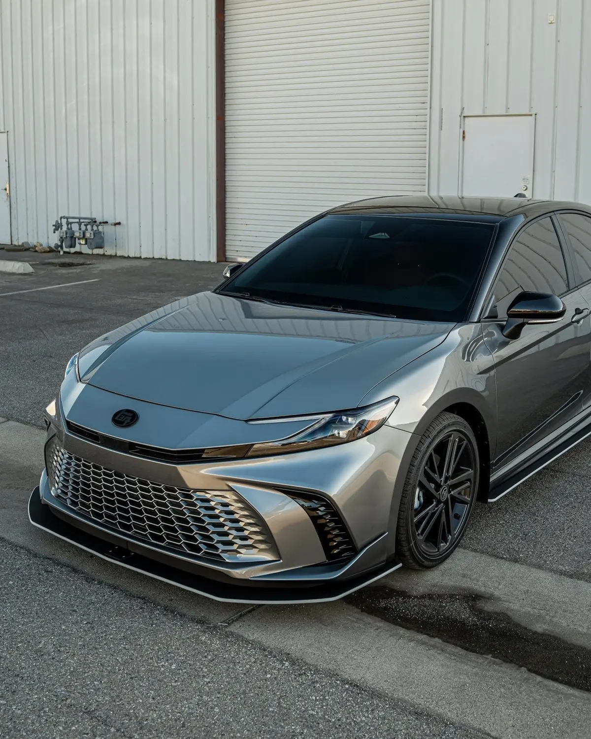 Toyota Camry (2025+) Se / Xse Chassis Mount Front Splitter 1